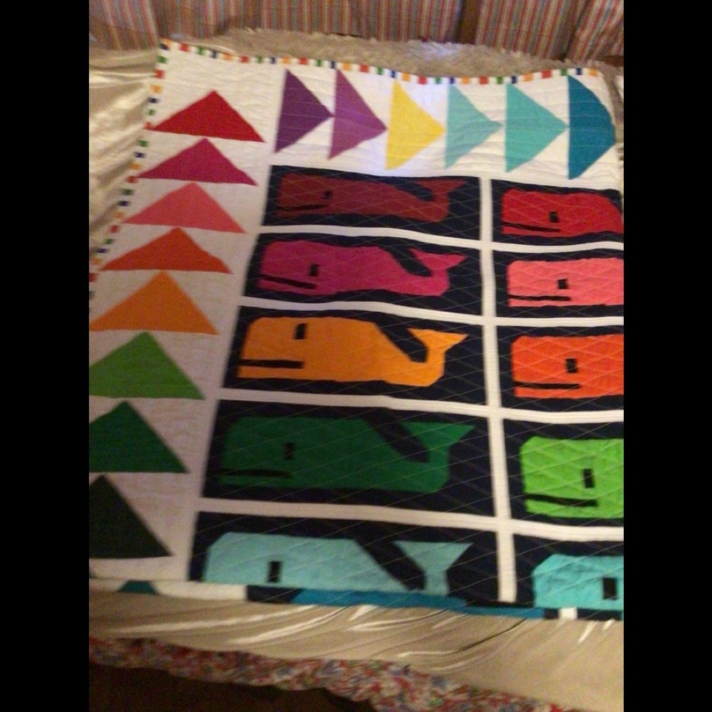 - Patch work throw/table cloth Whale resembling Vineyard vines - Picture 10 of 13